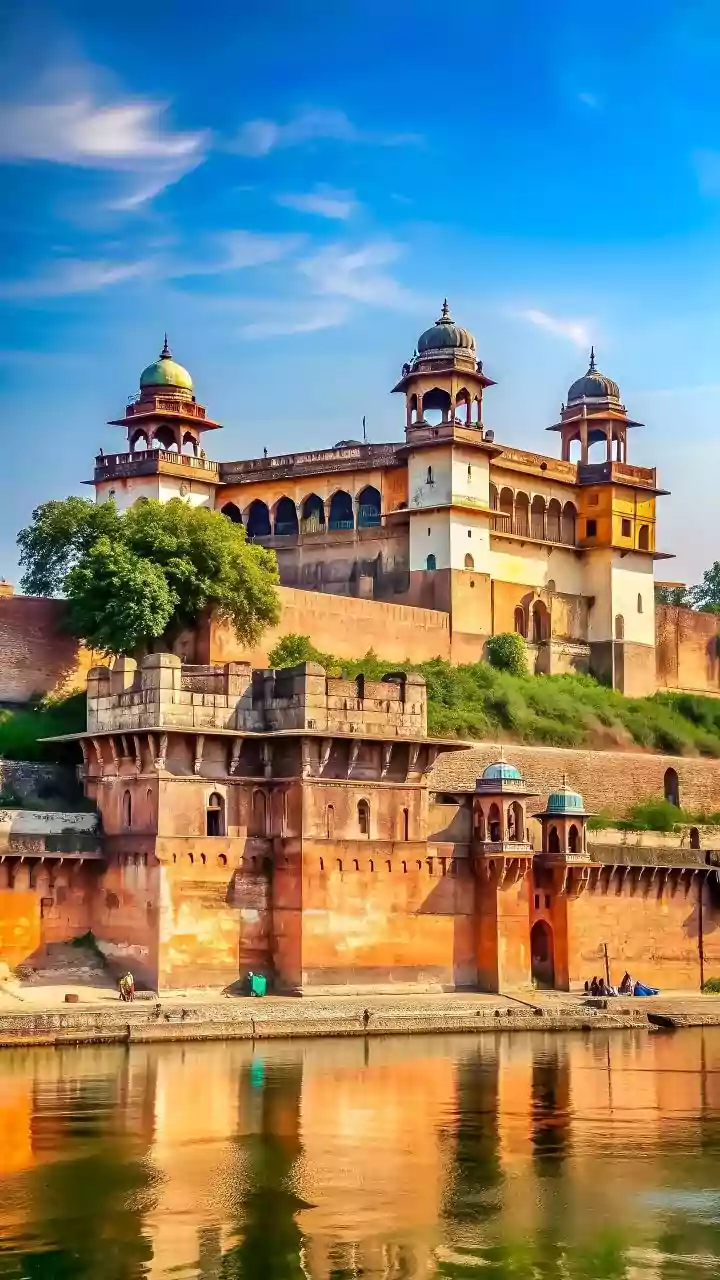 Monsoon palaces in Mandu make affordable weekend trips from Bhopal and Indore