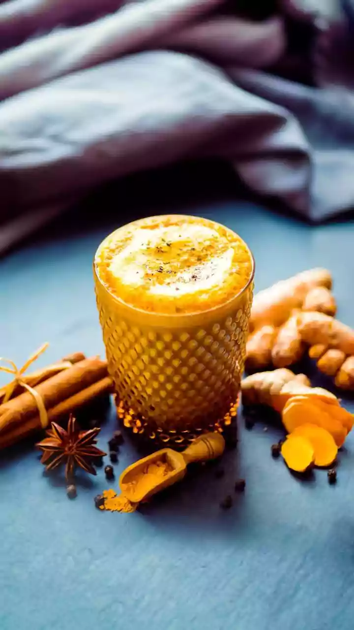 Drink This Turmeric Black Pepper Almond Milk For Maximum Health