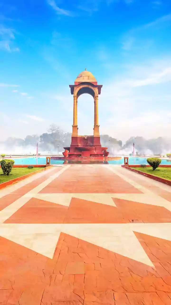 Delhi AQI Worsens, 16 Hotspots Cross 'Severe' Mark Amid Calls for 'Save Aravalli Hills'