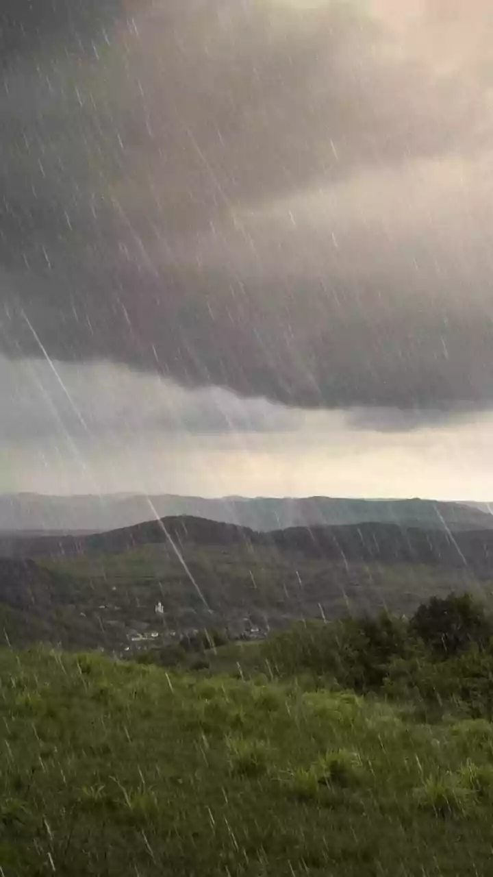 Weather update: Rains likely in Himachal Pradesh and Uttarakhand, orange alert for fog in UP, Bihar