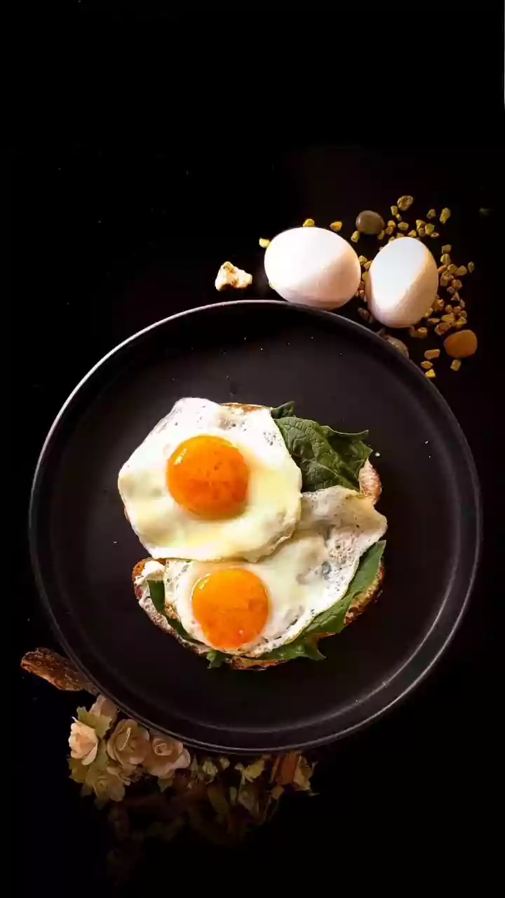 O Segredo do Ovo Perfeito: Sal Grosso no Óleo Frio para Fritar Sem Grudar!
