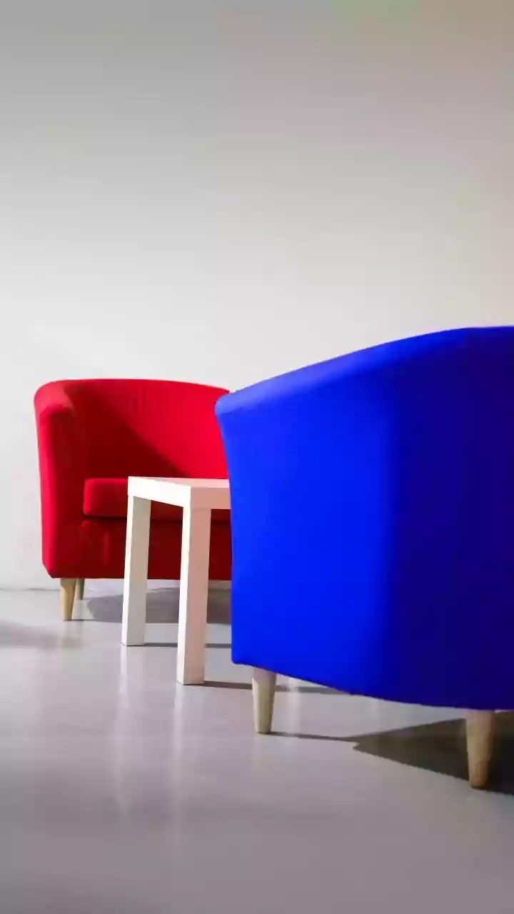 Why Relocating Earners Prefer Flexible Furniture Rentals To Expensive Outright Purchases