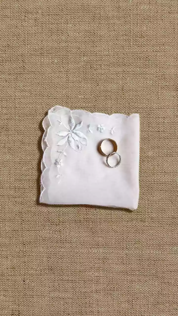 Before WhatsApp And Instagram, This Inter-Caste Love Story Was Written On A Handkerchief!