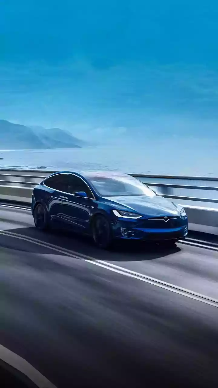 Tesla's Screen Turns Chaotic as Indian Traffic Fills Every Gap