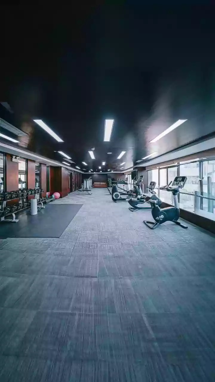 Fitness Frenzy: Risks & Rewards of Weight Loss Challenges