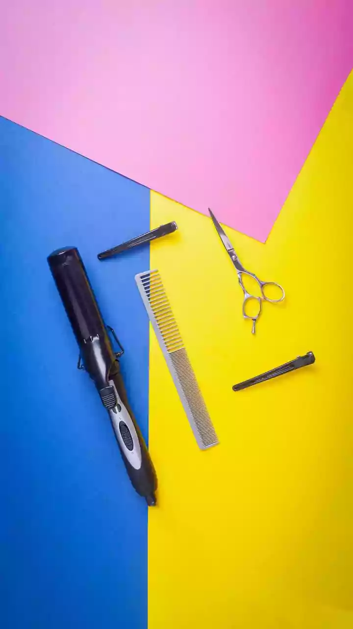 5 Kebiasaan yang Membuat Rambut Berminyak