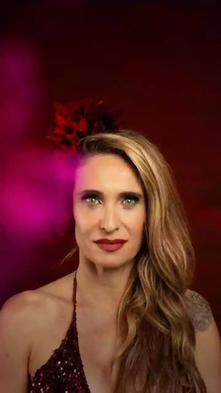 Ex-apresentadora do SporTV afirma que beleza atrapalhou sua carreira na TV