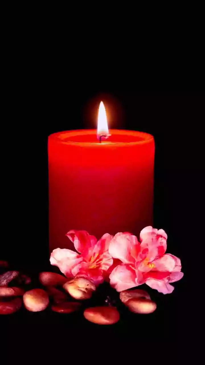 Vela vermelha ou rosa? Espiritualista revela qual cor escolher para atrair amor