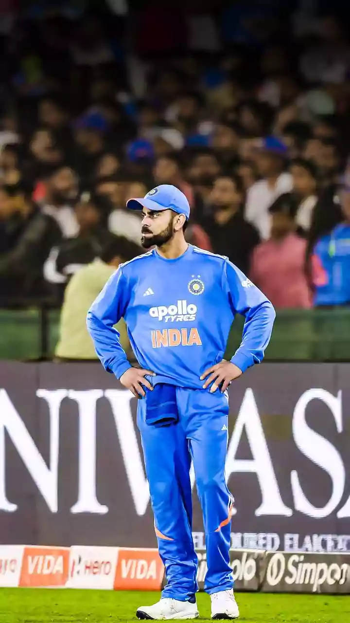 Viral Video | Virat Kohli Turns Snake Charmer To Celebrate Shreyas Iyer's Catch