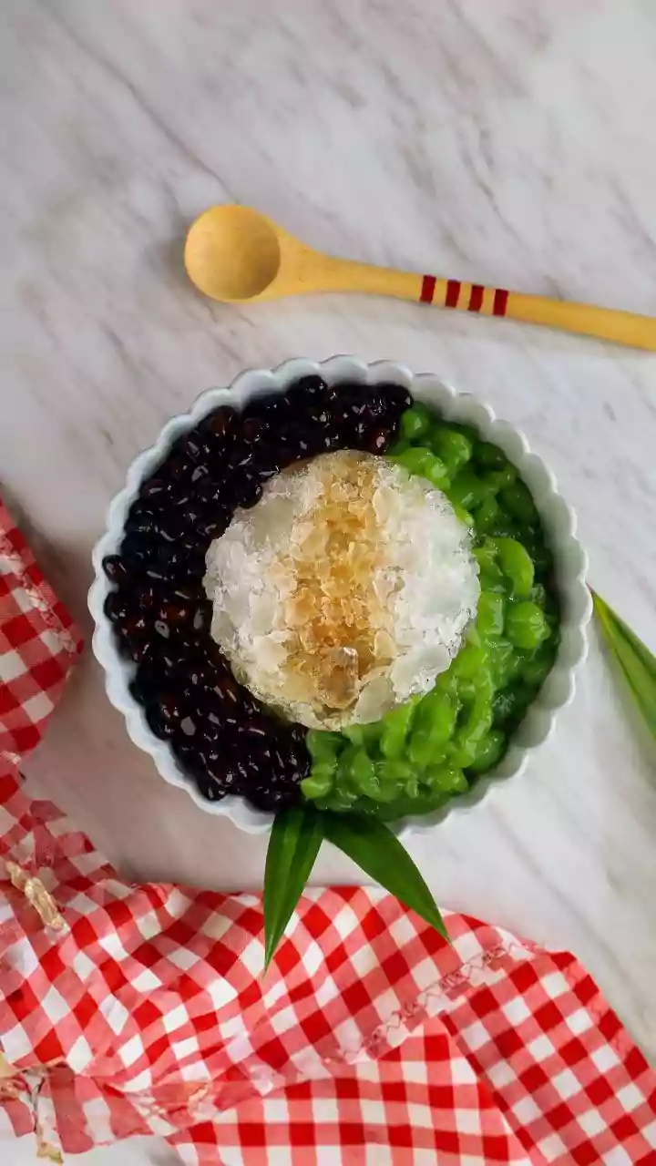 Get to Know Malaysia's Sweetest Coconut-Led Street Foods