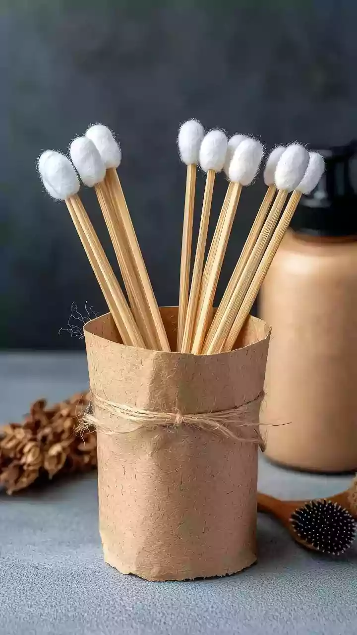Make stunning wall art with cotton swabs