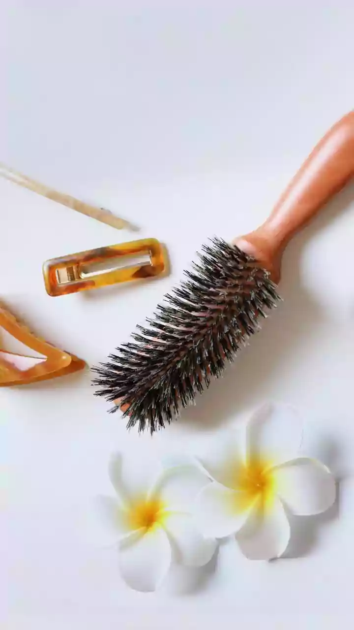 How to avoid hair breakage with claw clips