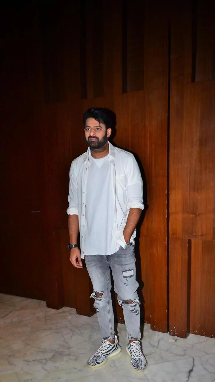 'Raja Saab' director sparks controversy by calling Prabhas 'medium-range hero'