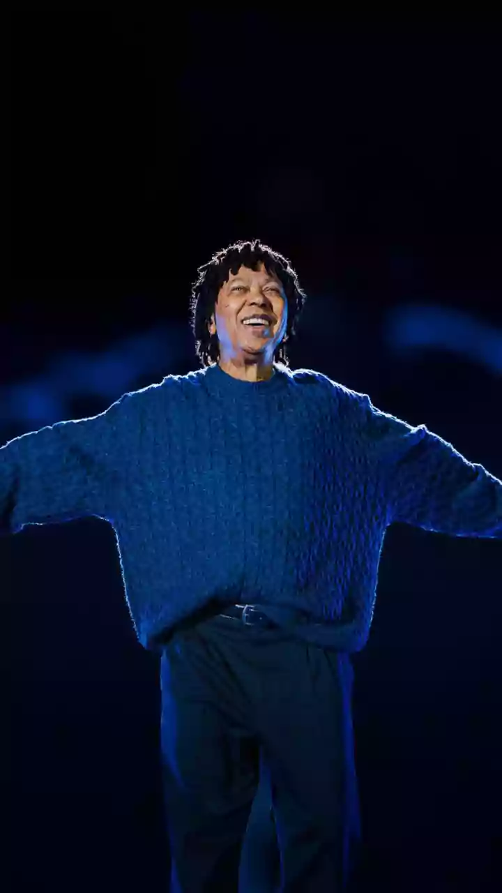 Djavan dedica show a Milton Nascimento durante internação do cantor