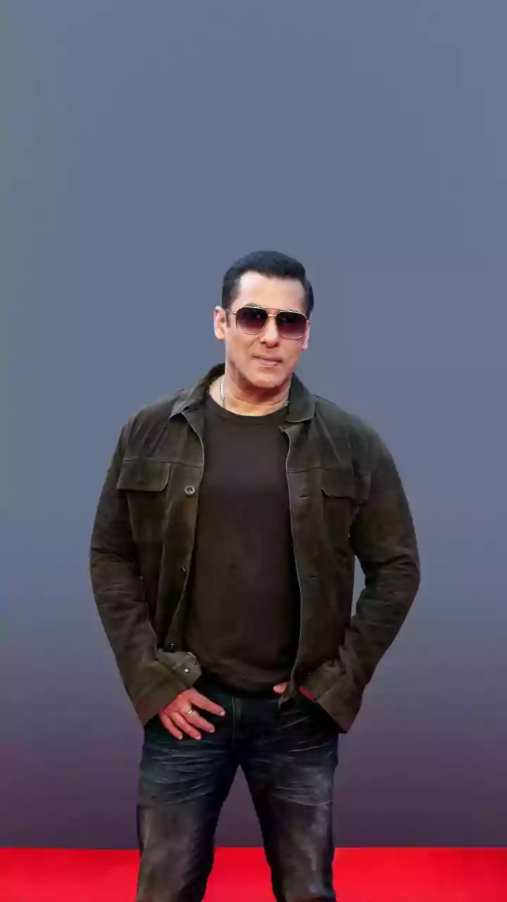 Salman Khan Embraces Idris Elba at the Red Sea International Film Festival After Recognizing the Hollywood Star - View Photos