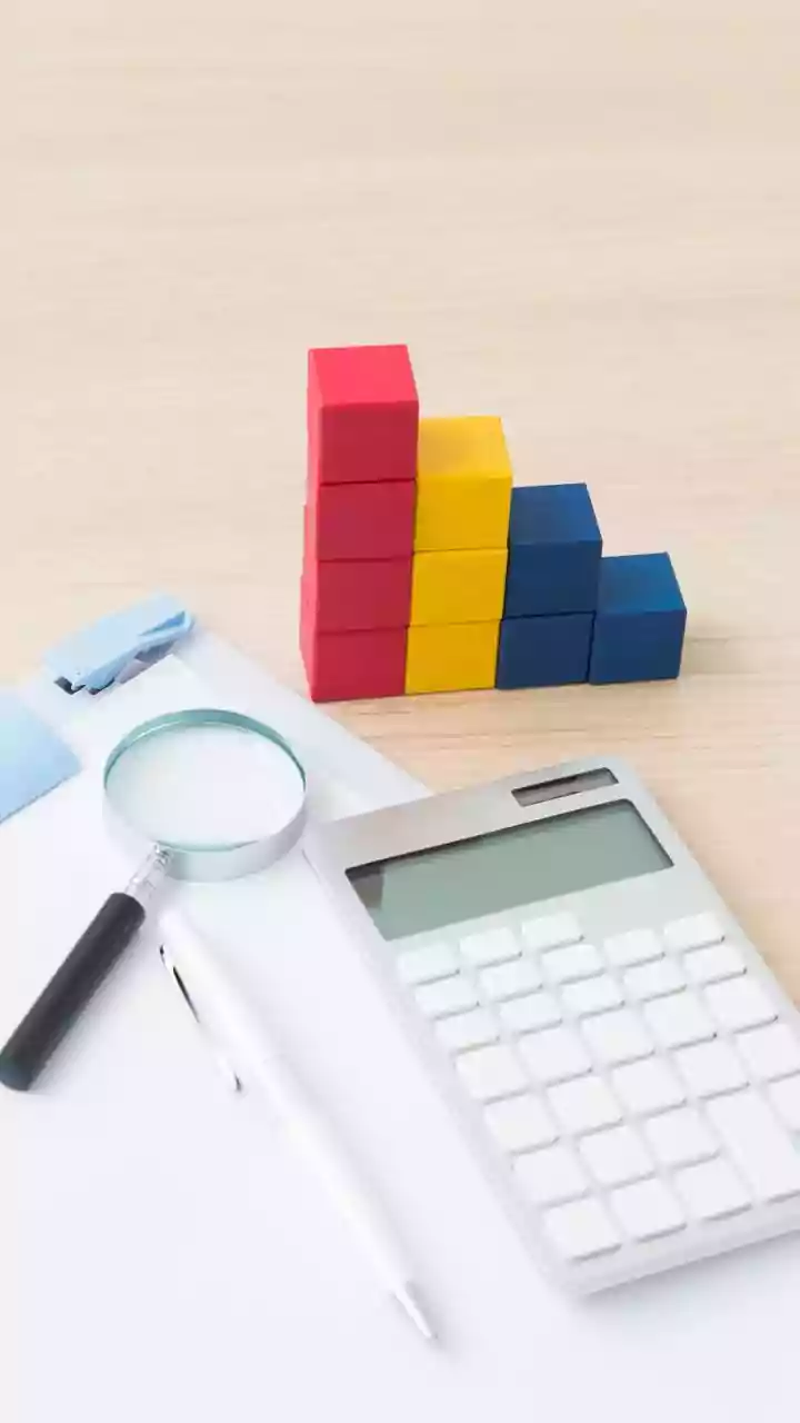 October 31, 2025: Daily Career & Finance Insights