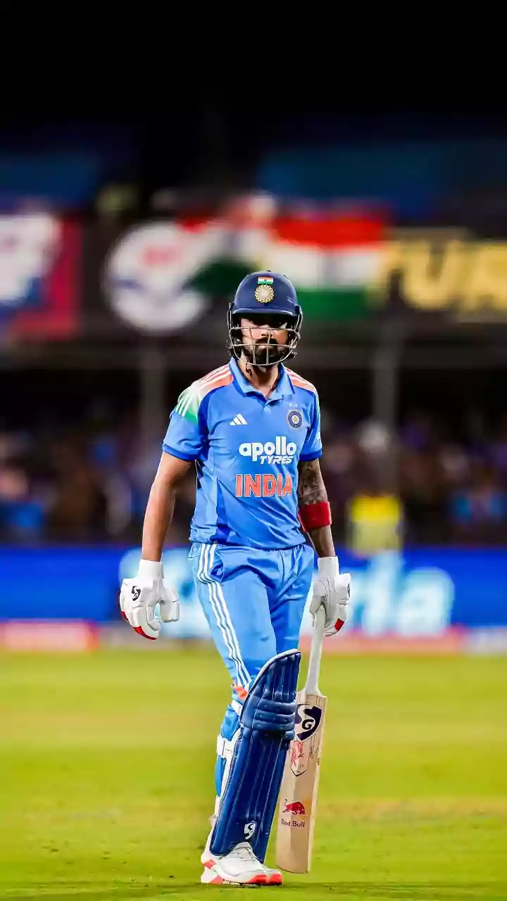 WATCH : KL Rahul looks stunned after getting dismissed to Lennox
