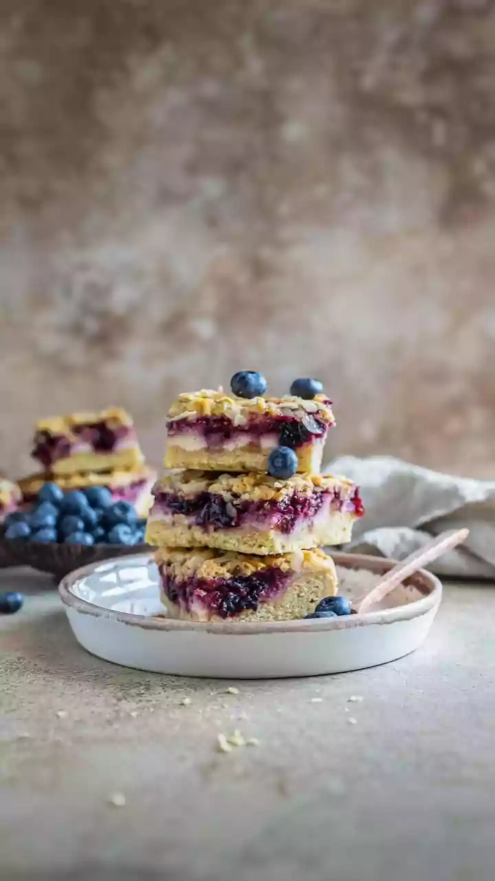 Wholesome Wholewheat Blueberry Crumble Cake: A Simple & Delicious Recipe