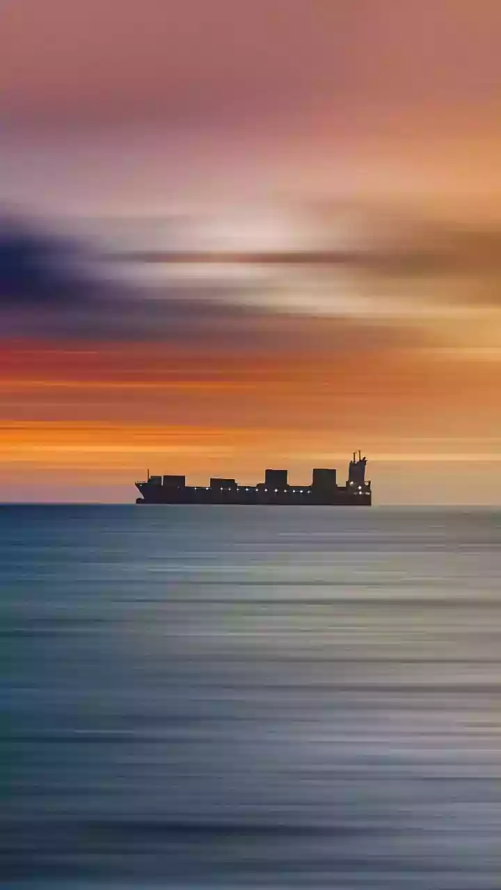 Navio com destino ao Brasil cruza Estreito de Ormuz
