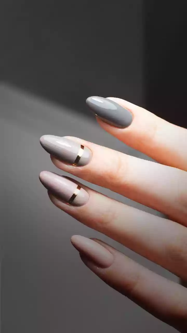 25 Stunning Almond Nail Designs: From Classic French to Trendy Tortoiseshell