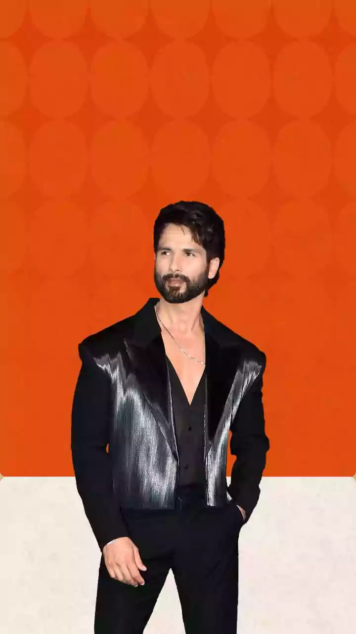 Shahid Kapoor’s Wife Mira Rajput Plays 'Hum Tum' Song On Piano, Leaves Fans Awestruck | Watch