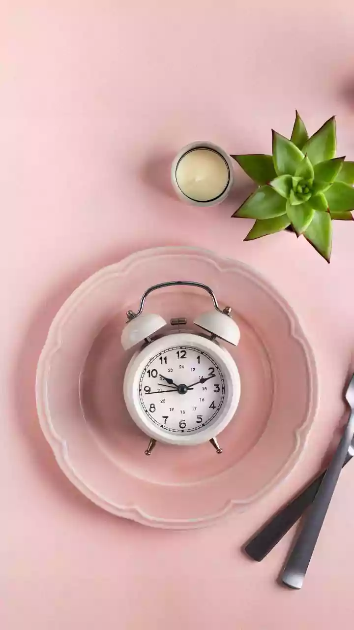 Why Moving Big Meals To Early Afternoon Prevents Nocturnal Glucose Disruptions Effectively