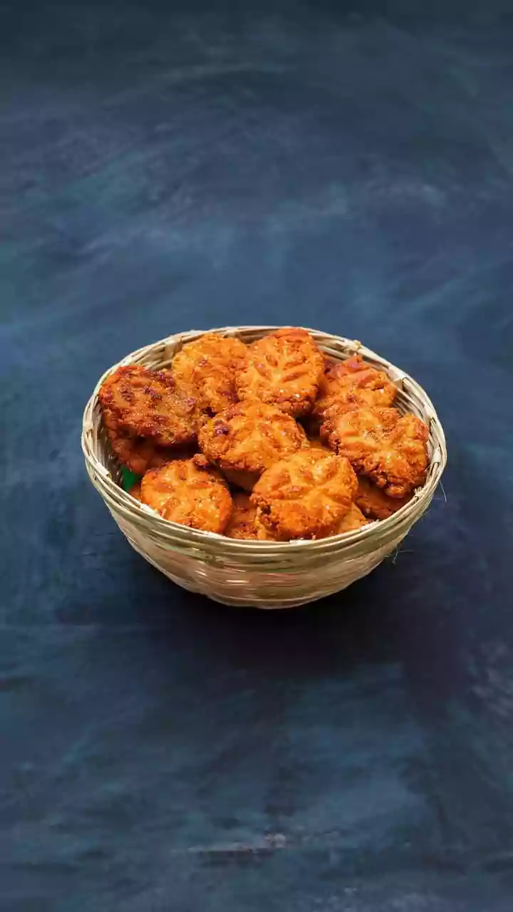 Makar Sankranti 2026: 10 Foods for the Harvest Festival!