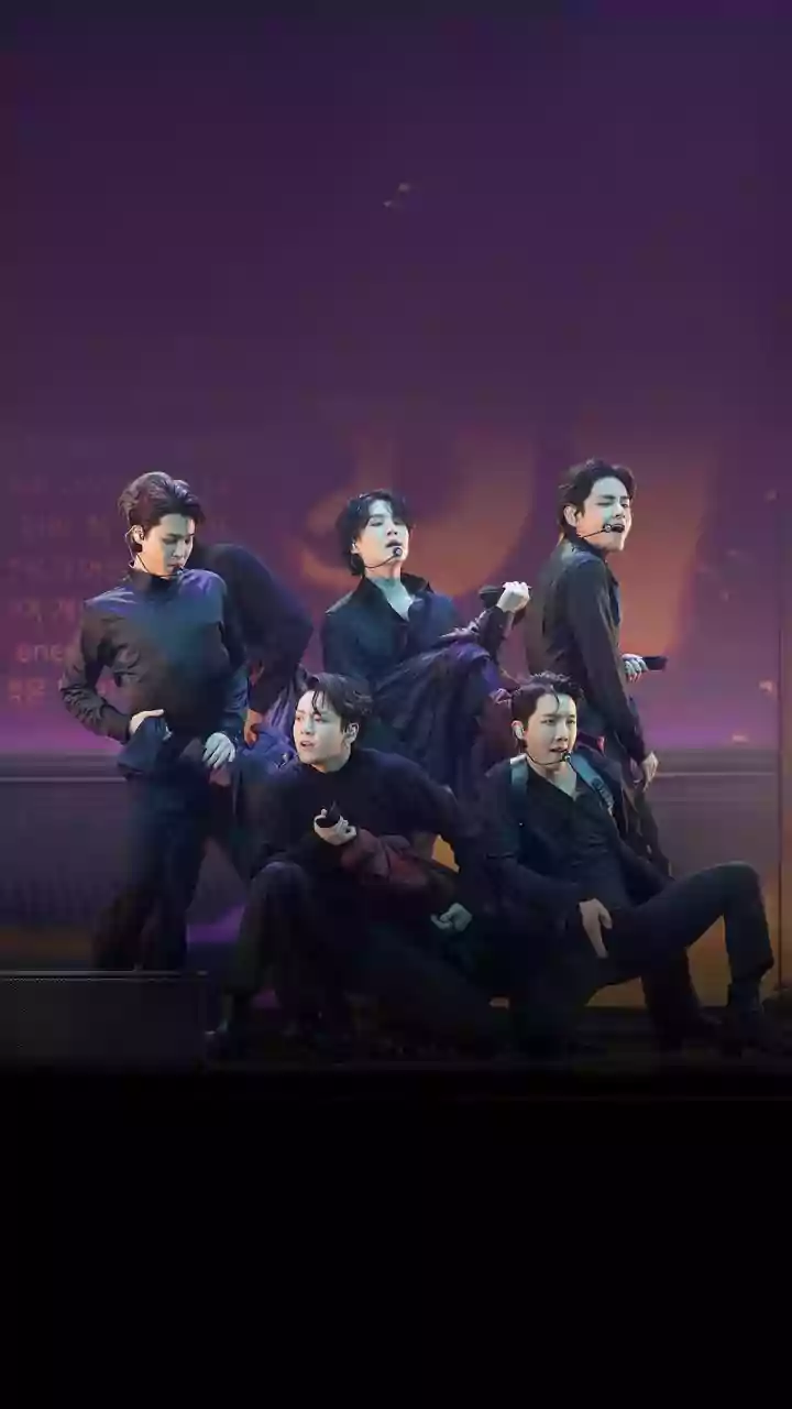 BTS reúne 50 mil fãs em encontro com a presidente do México