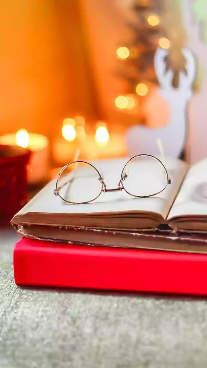 Christmas 2025 Tarot Card Reading: What December 24 Holds for All 12 Zodiac Signs