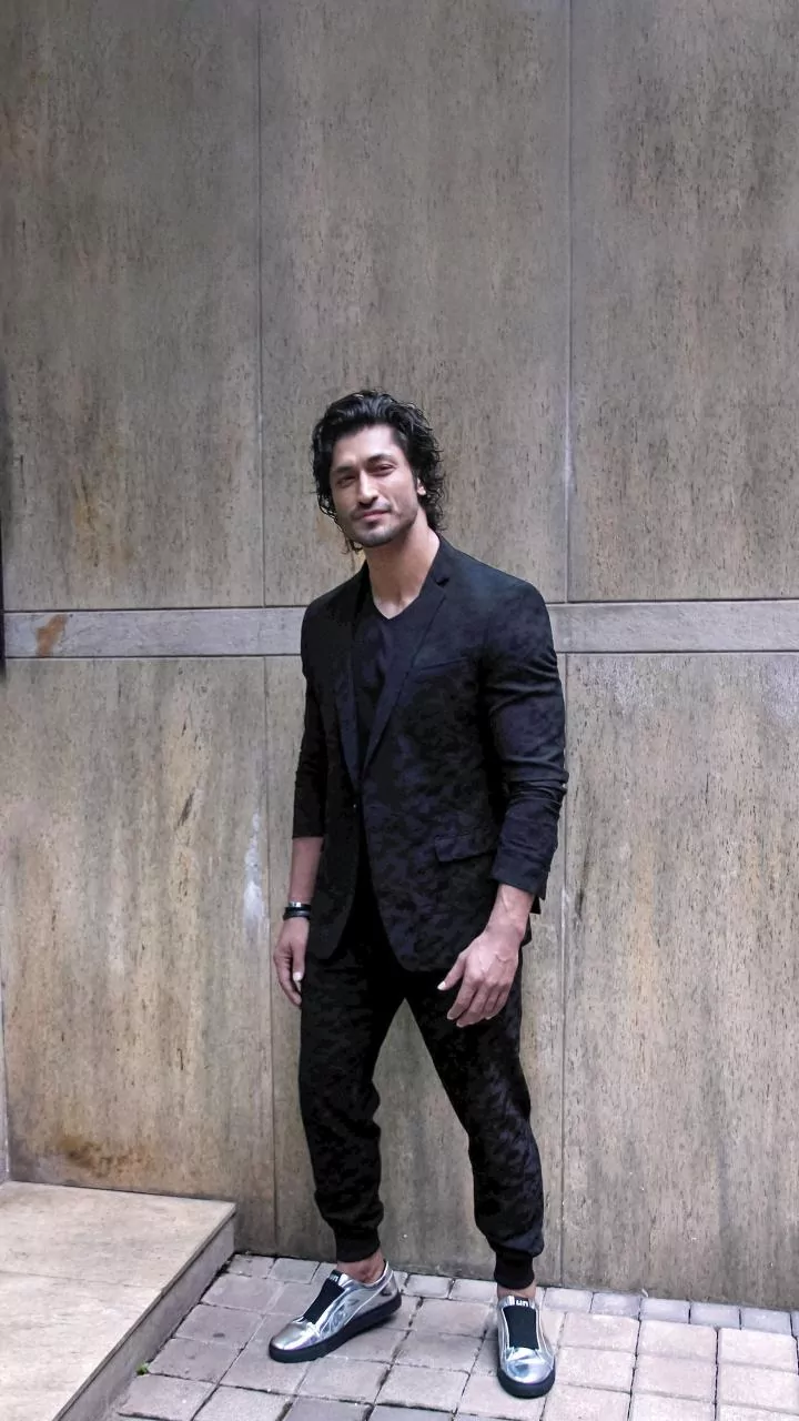 Vidyut Jammwal Holds Breath For 15 Minutes Without Blinking, Impressed Fans Call Him 'Super Human'
