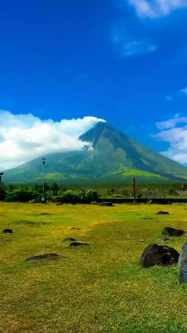Mount Anak Krakatau Raises Questions About Volcanic Ash Affecting Flights