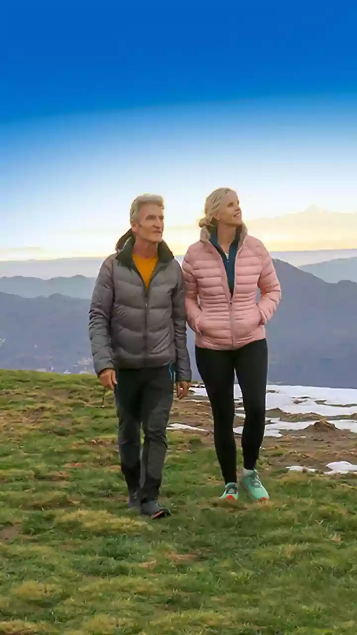 Why Open-Air Walking Clubs Provide Refreshing Alternatives To Stale Air-Conditioned Indoor Gyms