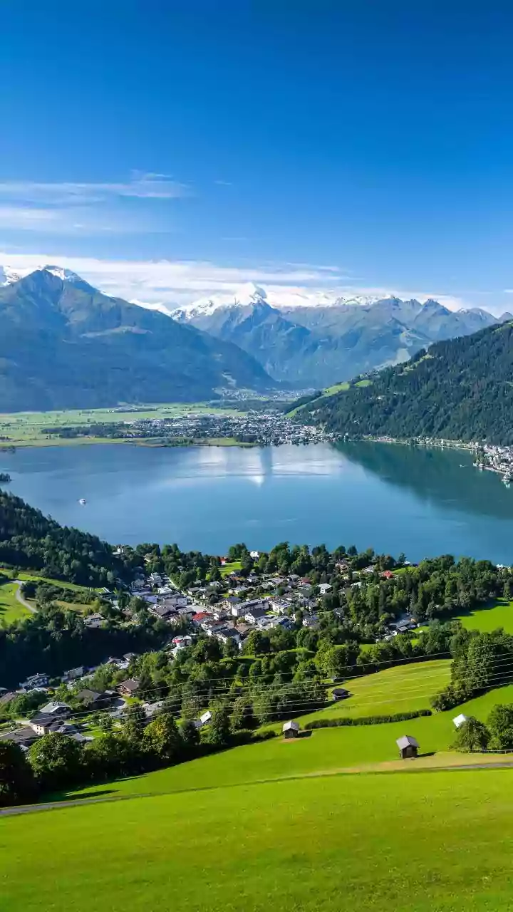 Swiss Alps Paragliding Combines Aerial Sightseeing With Alpine Landscapes Under Suitable Weather
