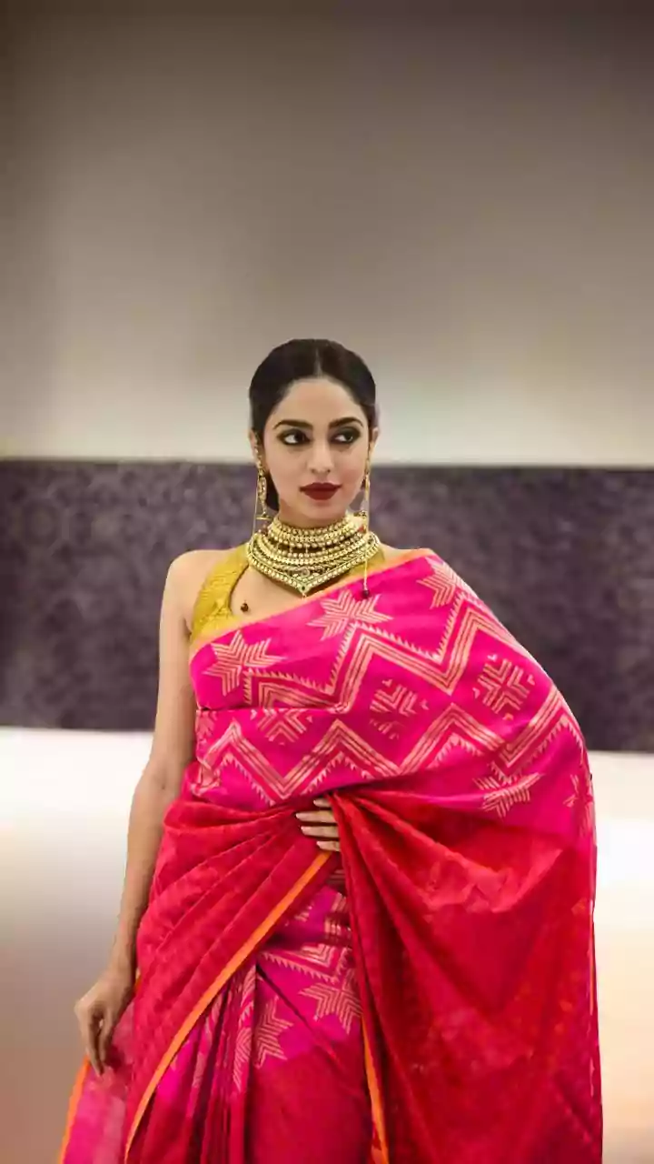 Sobhita Dhulipala’s Magenta Saree Is A Masterclass In Modern Indian Wear