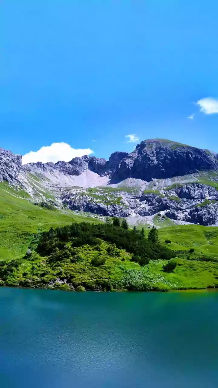 Mountain Air Beats Instagram Bragging This Season