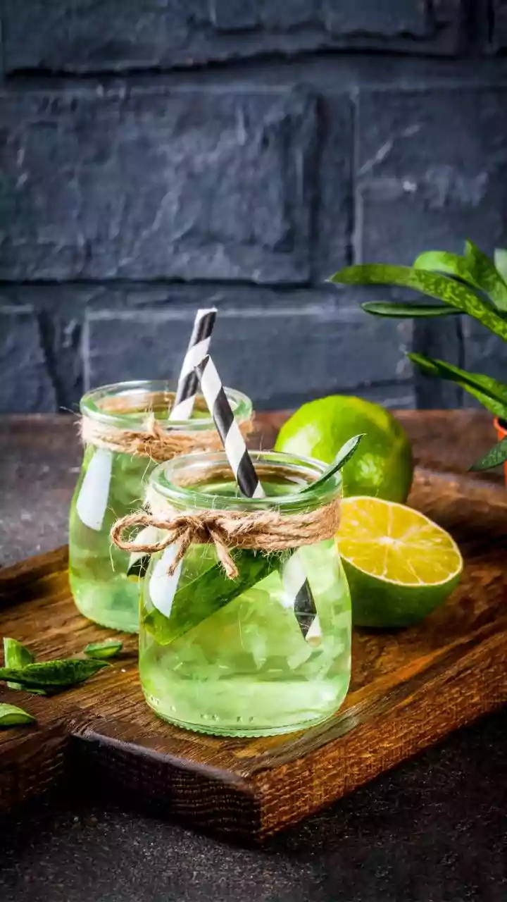 5 Refreshing DIY Summer Detox Drinks for a Healthy Glow