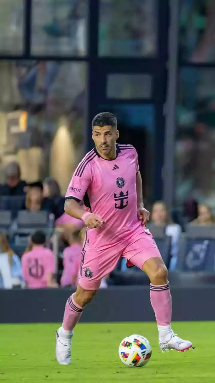 Luis Suárez set to play another season alongside Lionel Messi after signing new Inter Miami contract