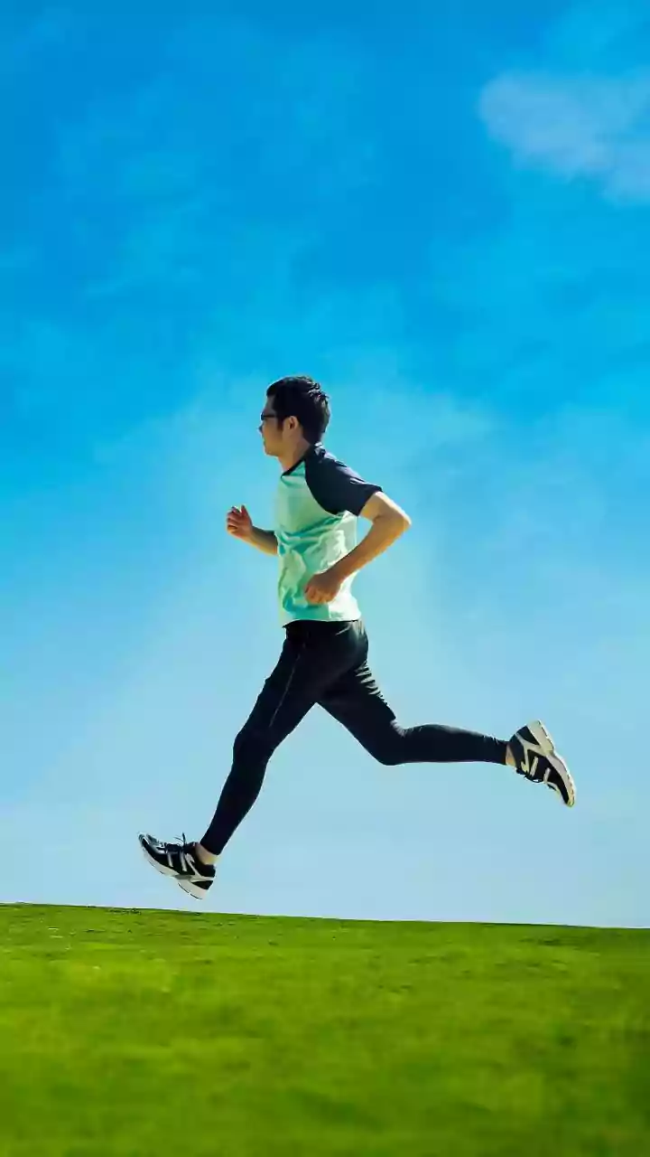 Ditch High-Tech Gyms For Barefoot Runs On Natural Grass