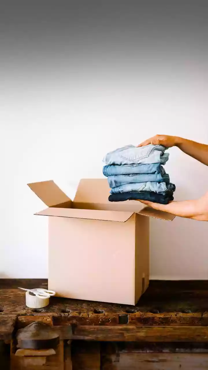 Beat Low-Cost Airline Hand Luggage Rules By Packing Shirts And Pants In Compression Cubes