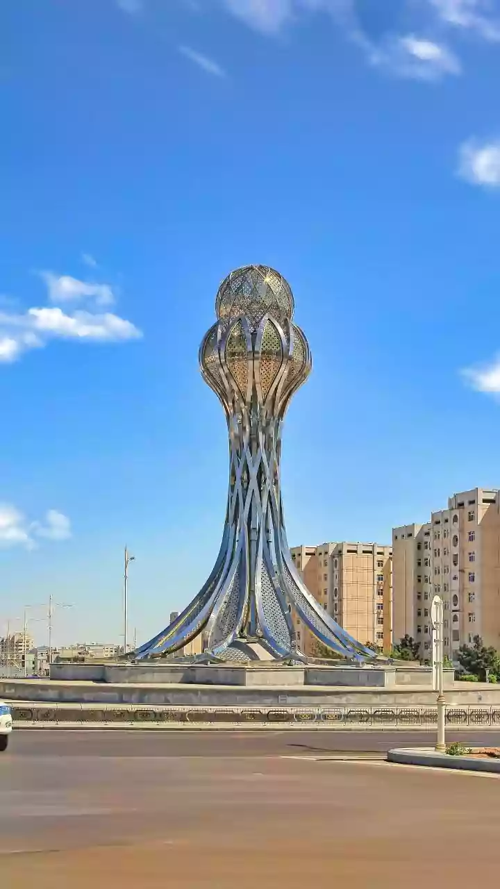Cheap e-visas and affordable dining make Baku popular with Indian Gen Z backpackers today