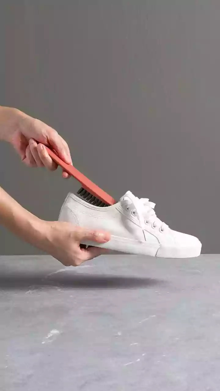 Clean White Shoes: Natural Cleaning Methods at Home