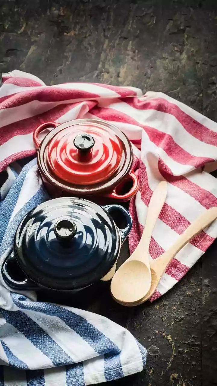 Before Cooking, Check That Food-Prep Cloths Are Clean and Dry