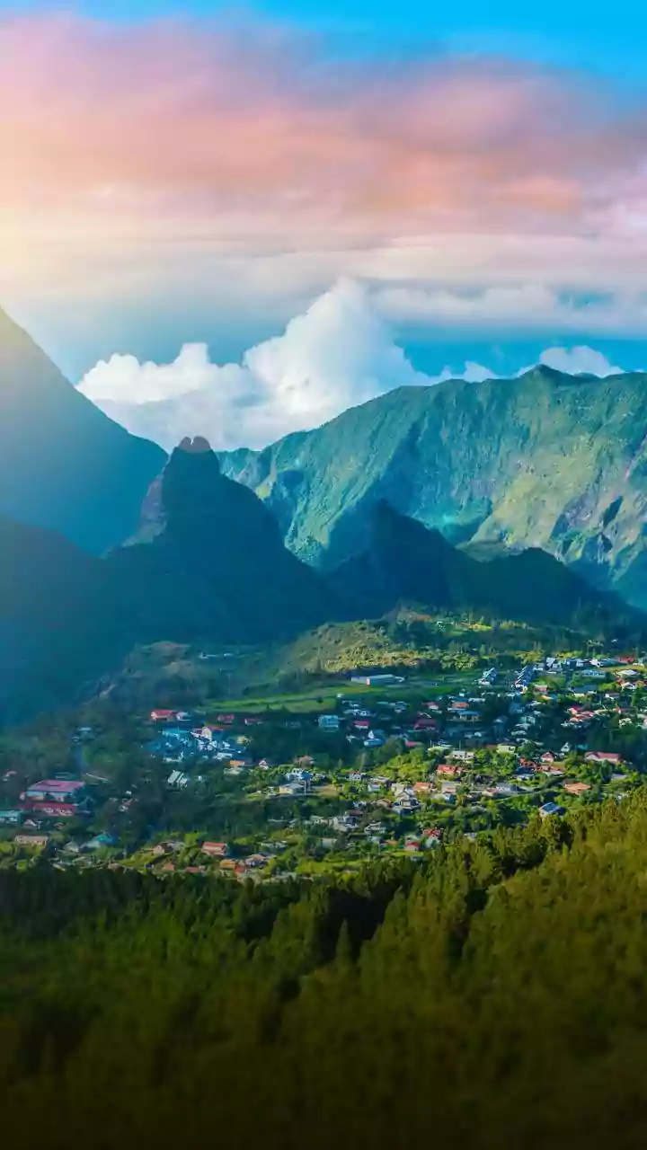 Unlock Lifelong Joy: The Chinese Proverb on Happiness and the Power of Helping Others