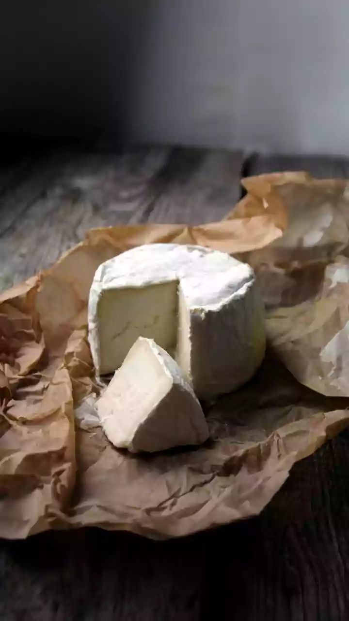 Unlock Cheese's True Flavor: Ditch Plastic Bags for Fresher, Safer Storage!