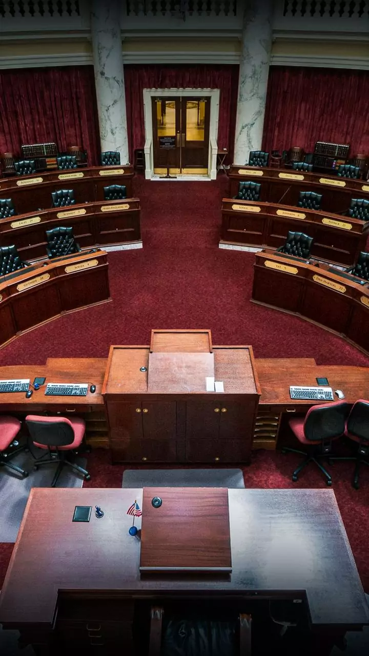 Disqualification of BRS MLAs: SC to hear plea against Telangana speaker on Nov 17