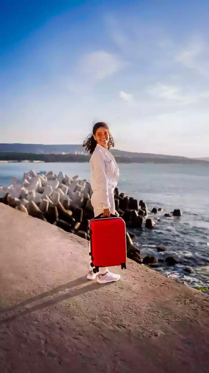 Ace Your Holiday Travel Look: 5 Athleisure Styles That's A Mix Of Comfort & Style