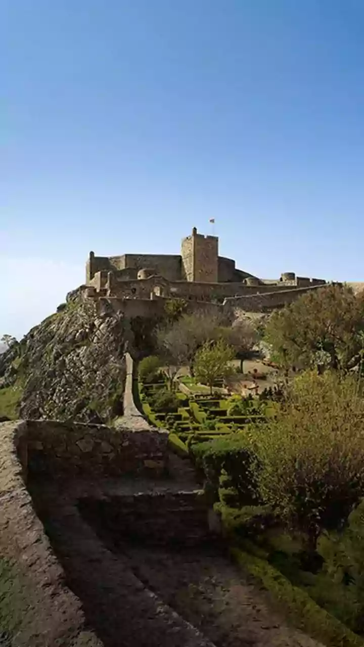 Como é se hospedar em um antigo castelo muçulmano em Marvão, Portugal