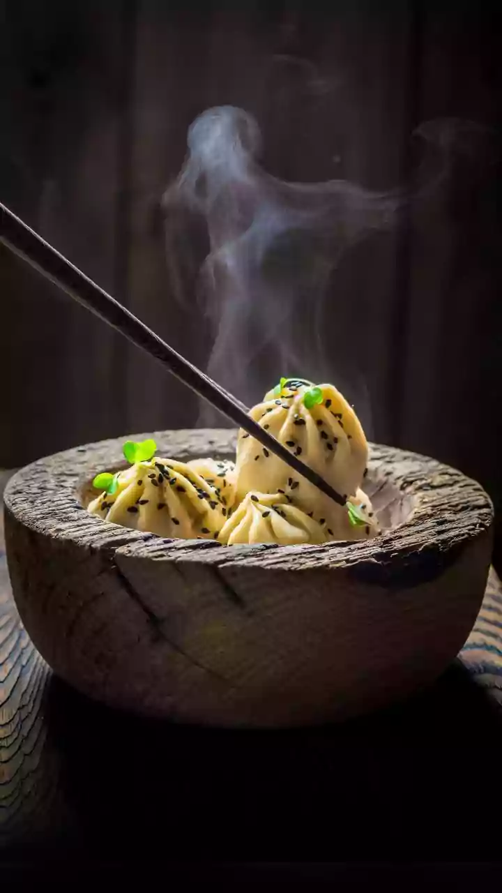 Steamed Plates Beat Greasy Overload In Rain