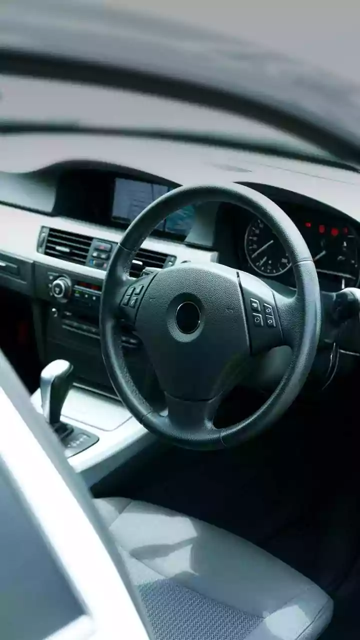 Spacious 8-Seaters with Alto-Like Mileage: The New Era of Fuel-Efficient Family Cars in India