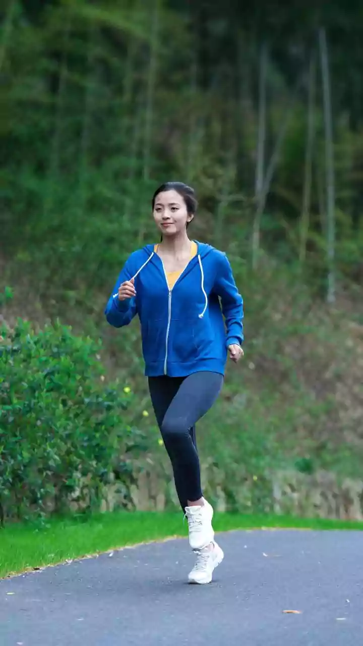 Jogging Fits Shorter Workouts While Hiking Often Demands More Time: What The Evidence Supports